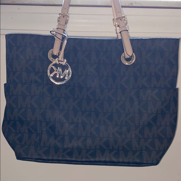 MK handbag - Picture 1 of 4